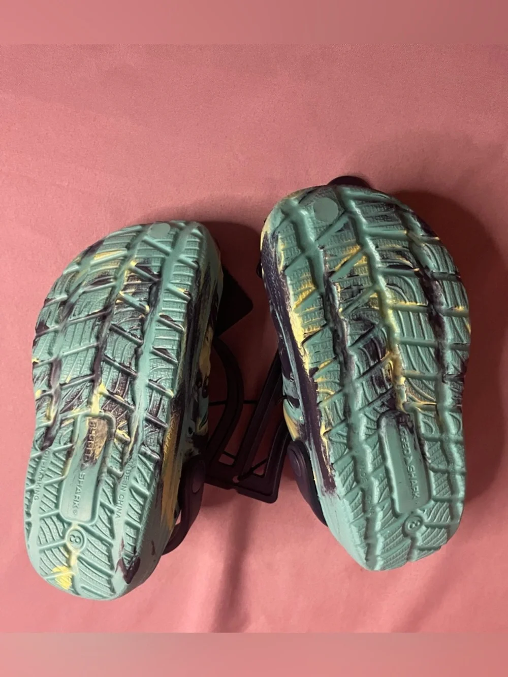Rugged shark Kids' Aqua Clogs in Teal/Yellow Camouflage new